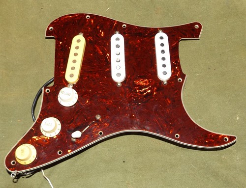 Loaded strat pickguard - loaded,